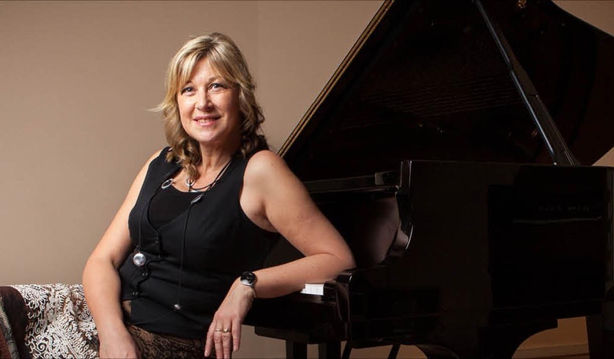 Debussy 100 år Lunsjkonsert med Ann-Sofie Godø