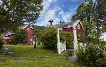 Røkenes Manor and Guesthouse